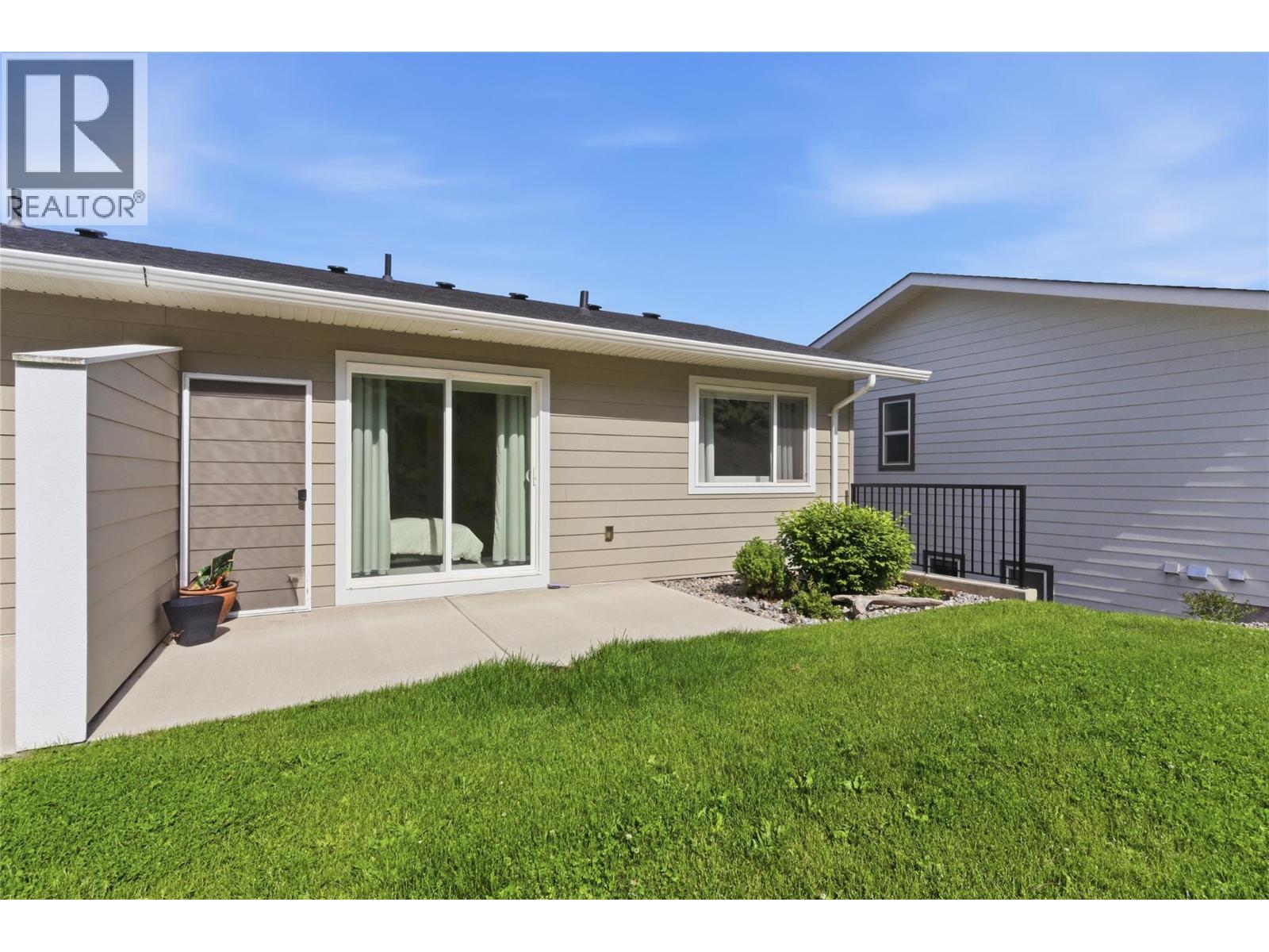 #105 2045 STAGECOACH Drive - 27