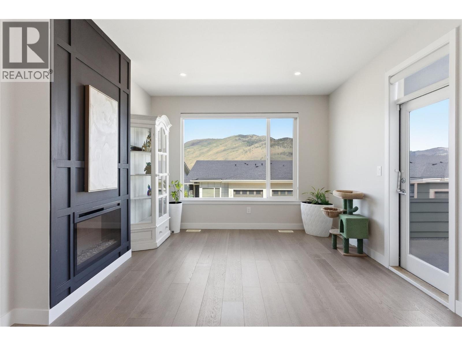 #105 2045 STAGECOACH Drive - 10