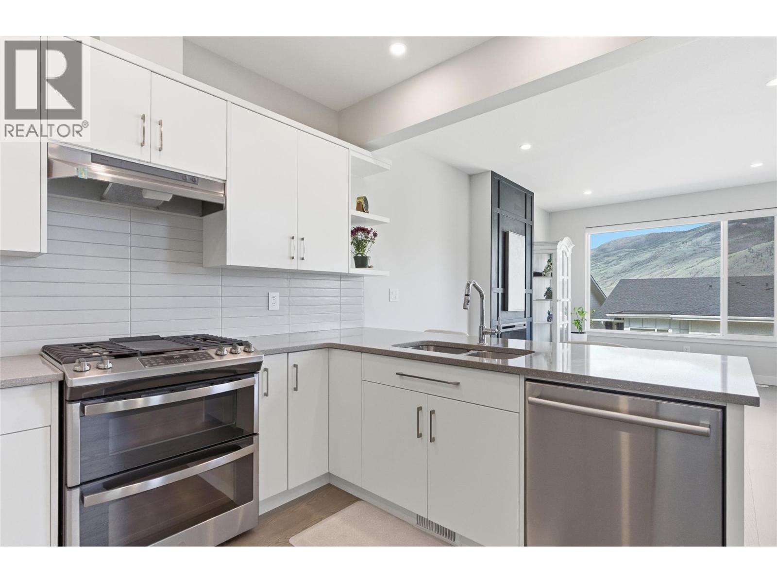 #105 2045 STAGECOACH Drive - 15
