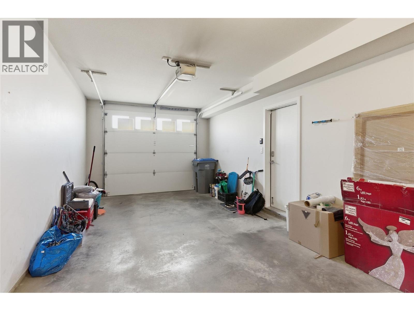 #105 2045 STAGECOACH Drive - 39