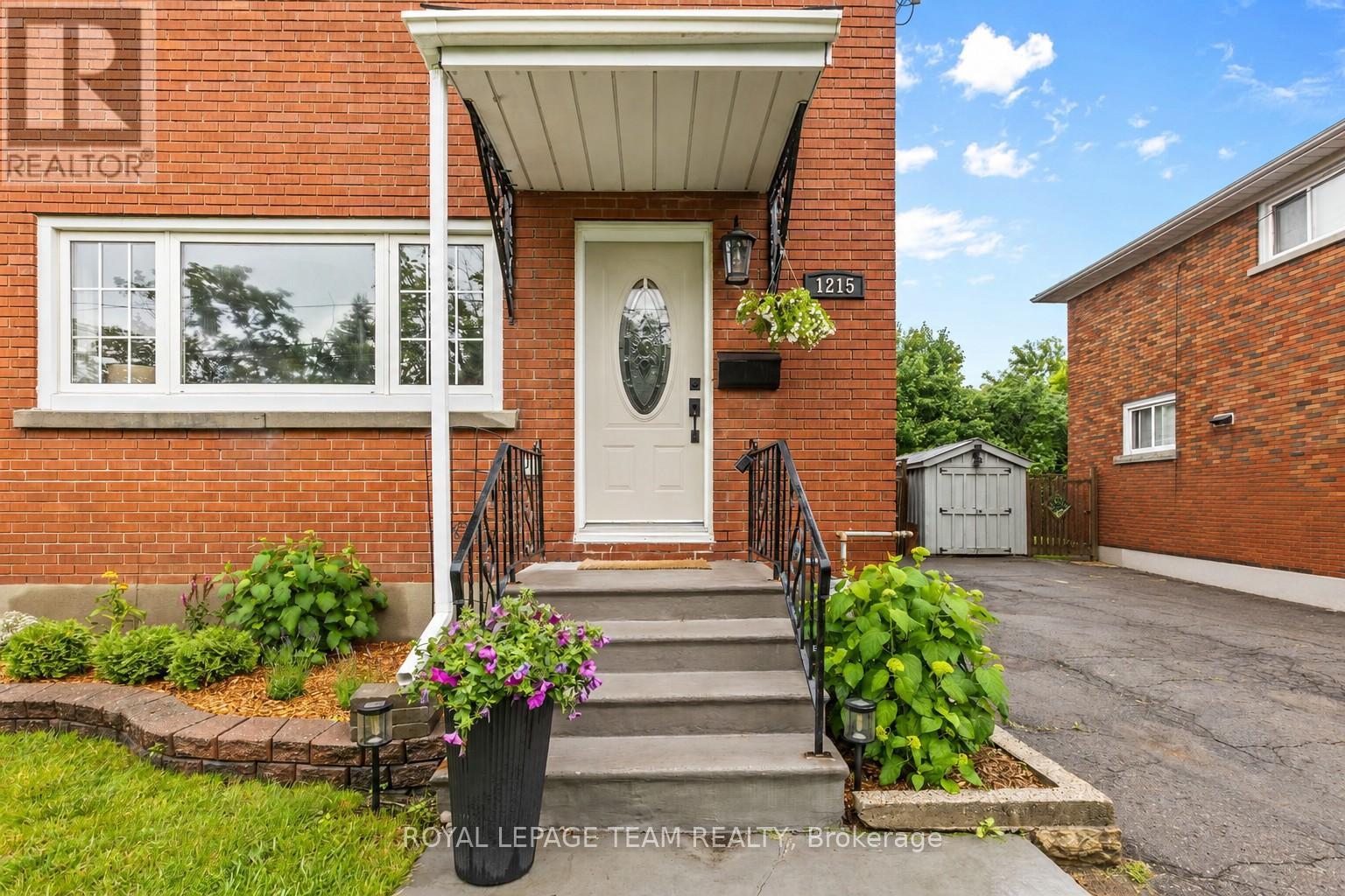3 Bed, 2 Bath House for Sale in Ottawa – 1215 EMPEROR AVENUE, Ottawa – MLS# X13469204 - Image 3