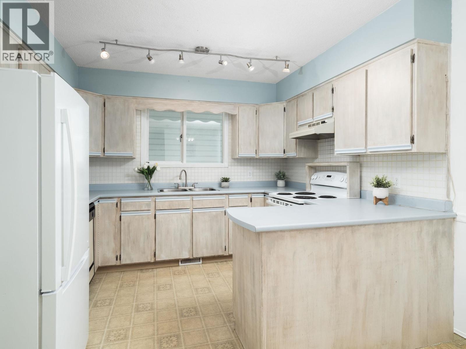 7379 PEARL DRIVE - 9