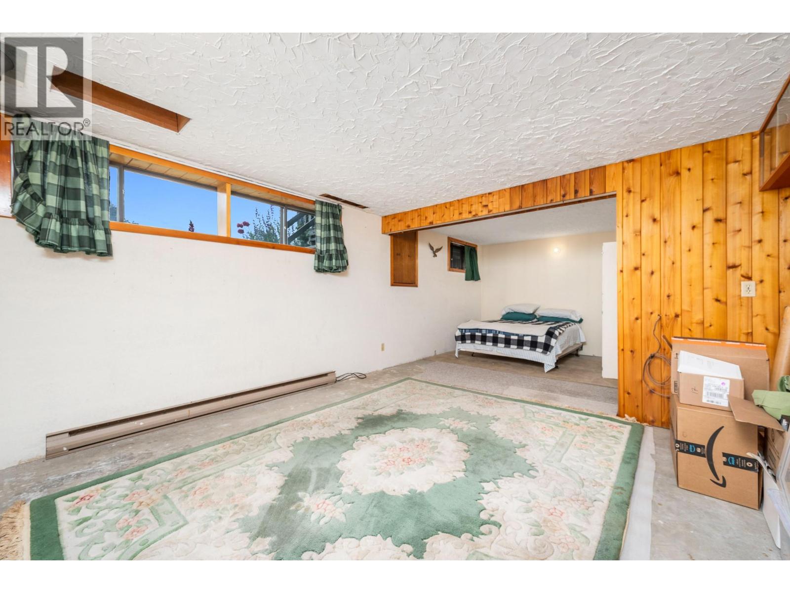 211 Larsen Avenue - 16