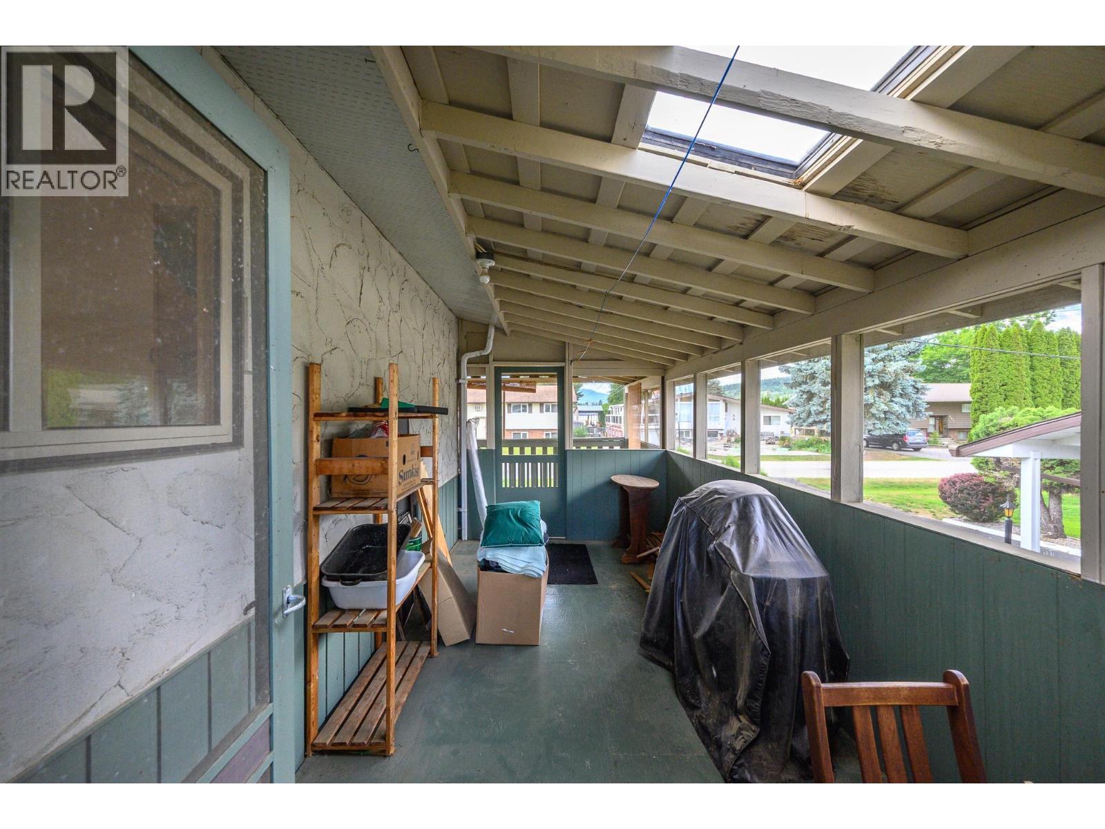 211 Larsen Avenue - 27