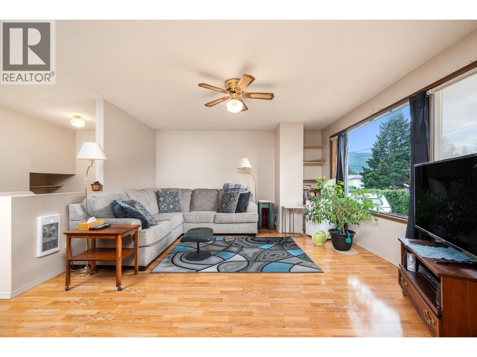 211 Larsen Avenue - 6