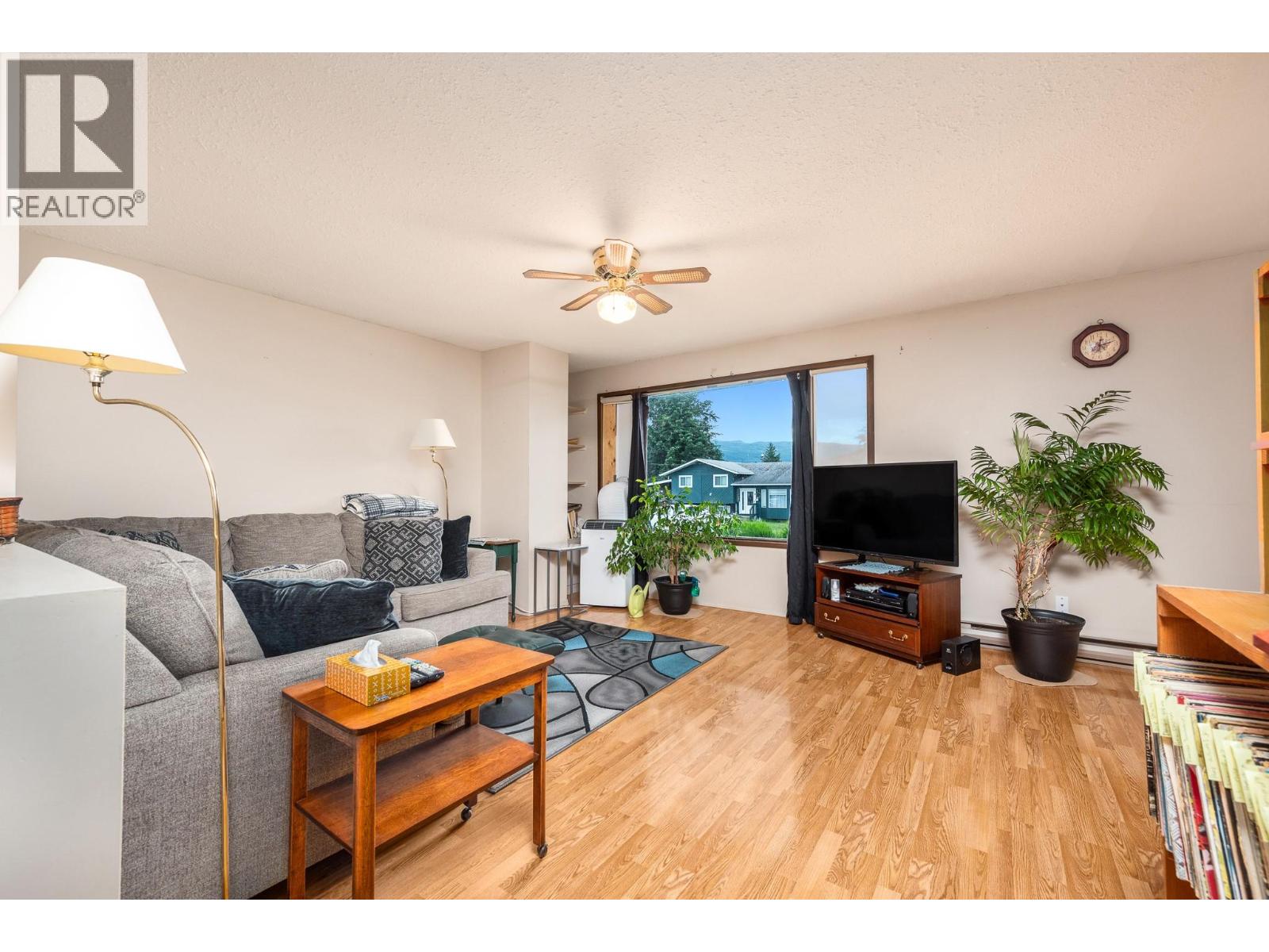 211 Larsen Avenue - 7