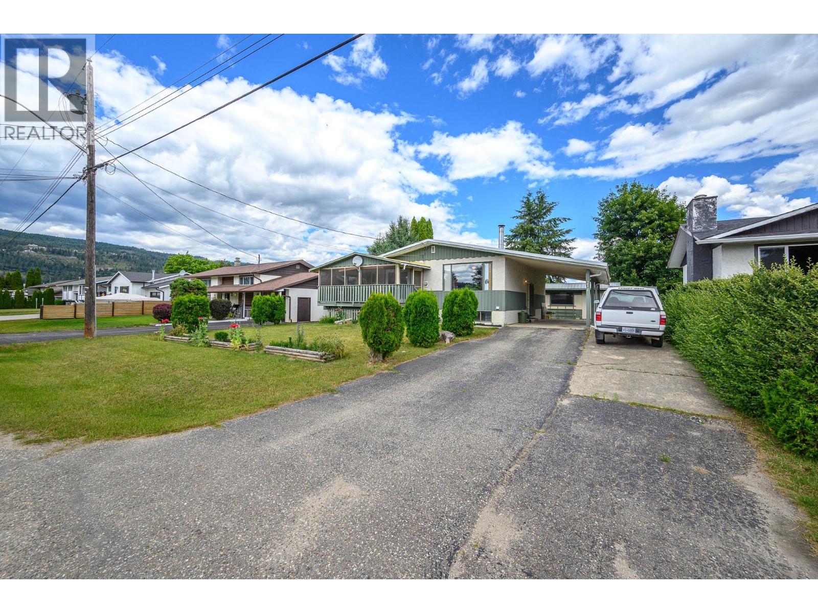 211 Larsen Avenue - 3