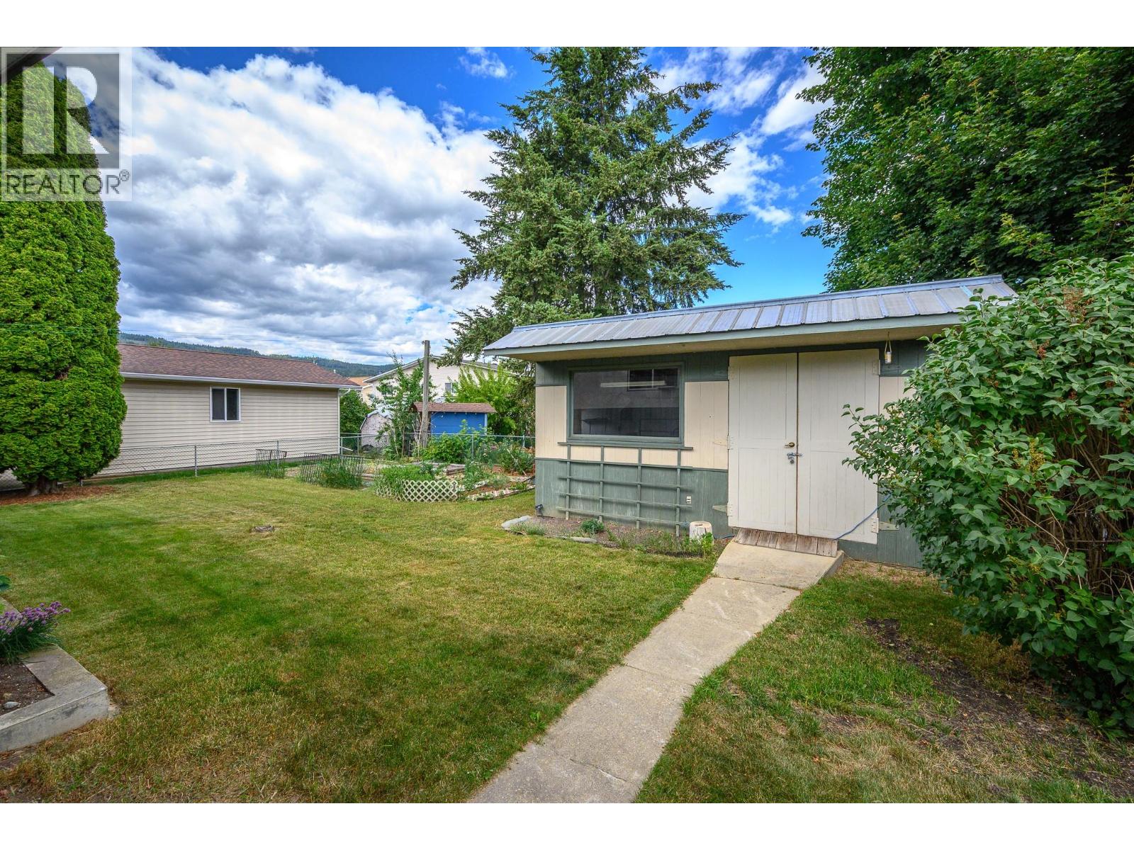 211 Larsen Avenue - 24