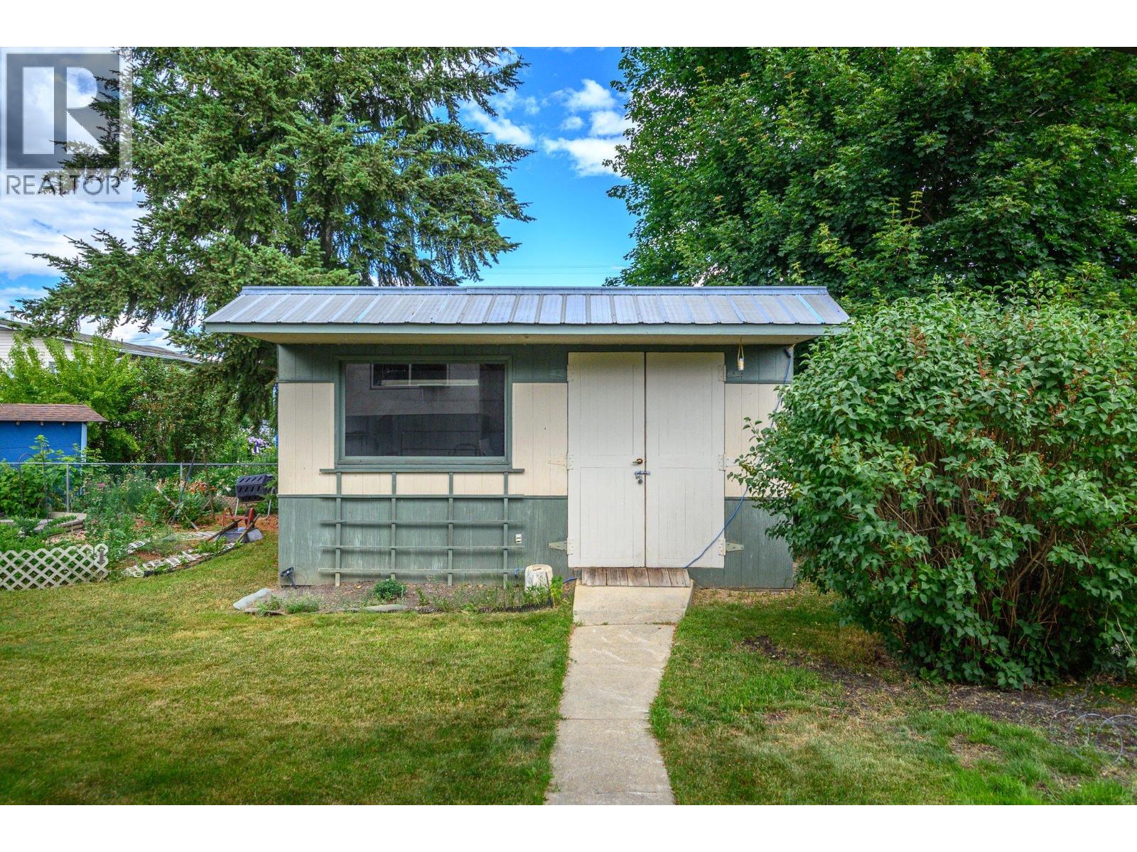 211 Larsen Avenue - 23