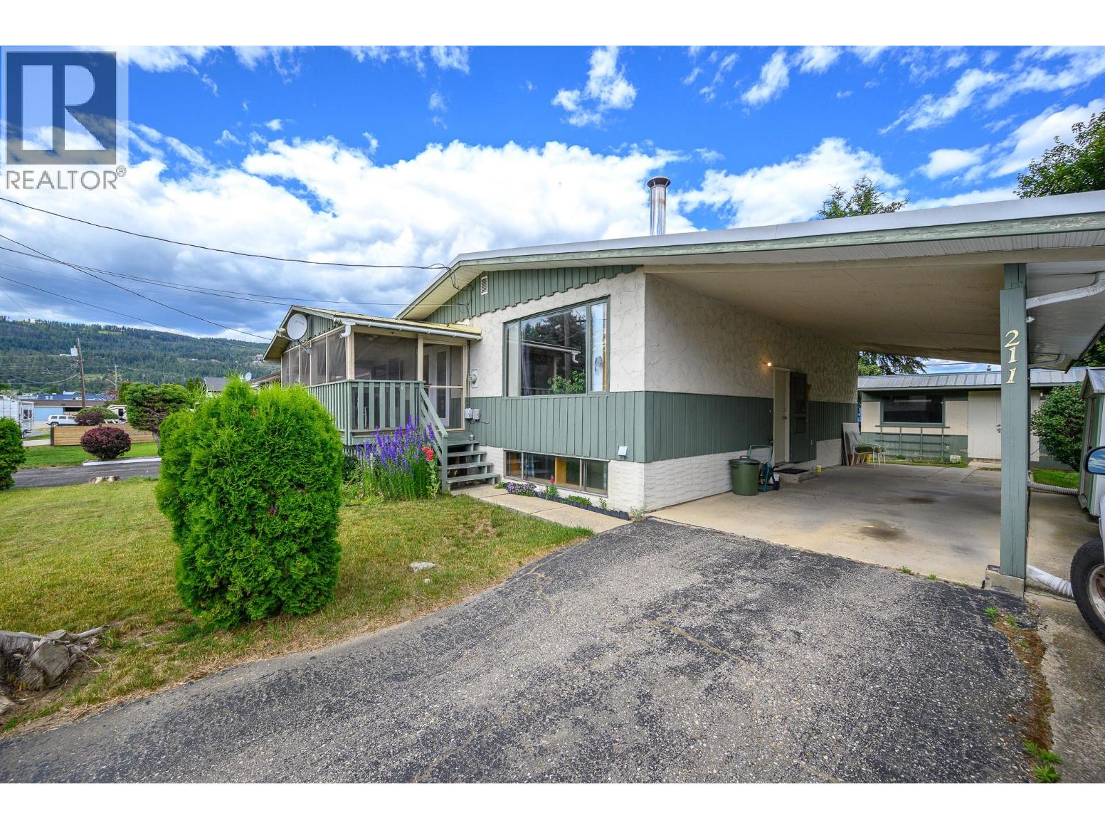 211 Larsen Avenue - 2