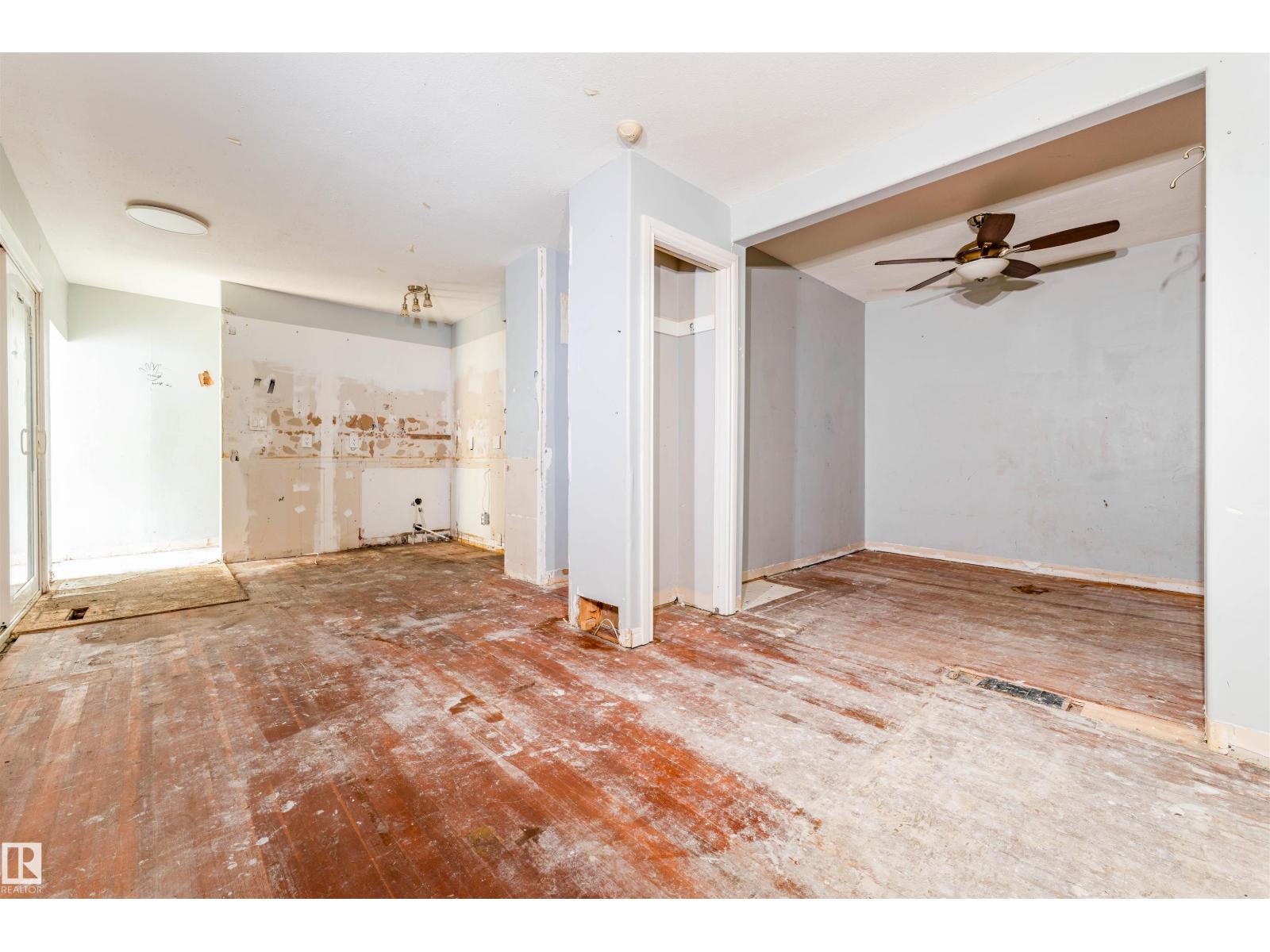 11944 68 ST NW - photo 3