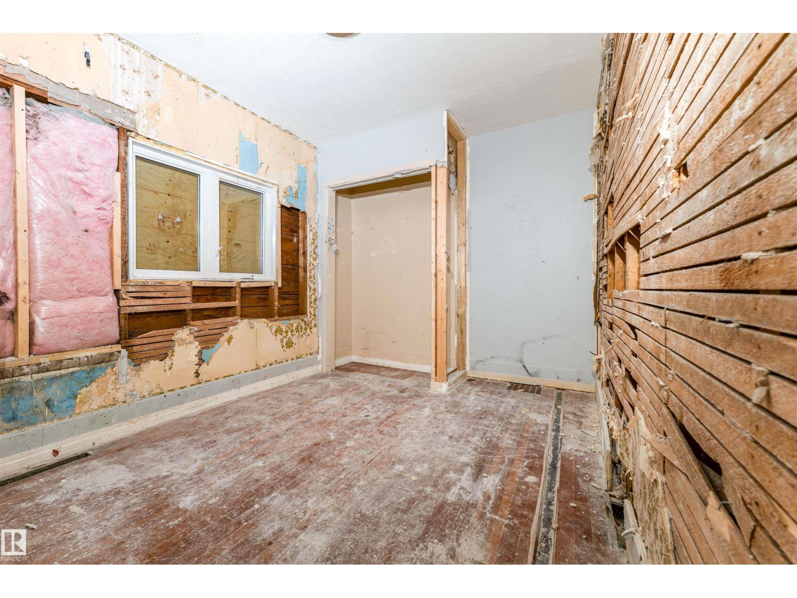 11944 68 ST NW - 6