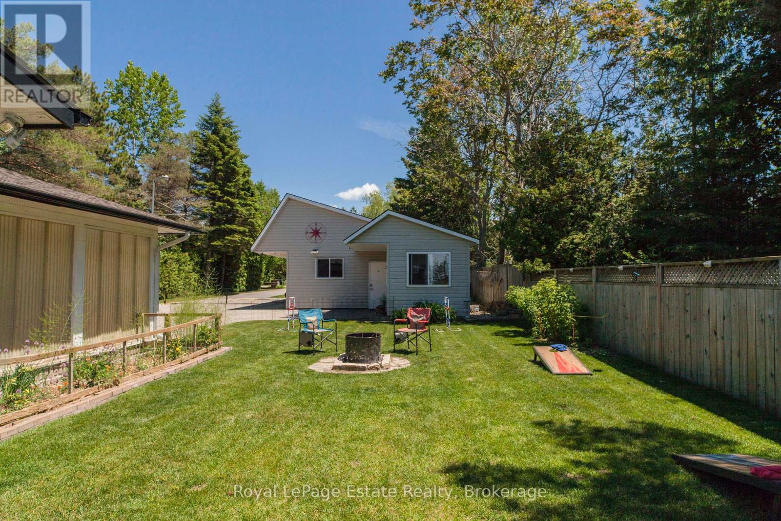 319 LAKESHORE BOULEVARD N - 24
