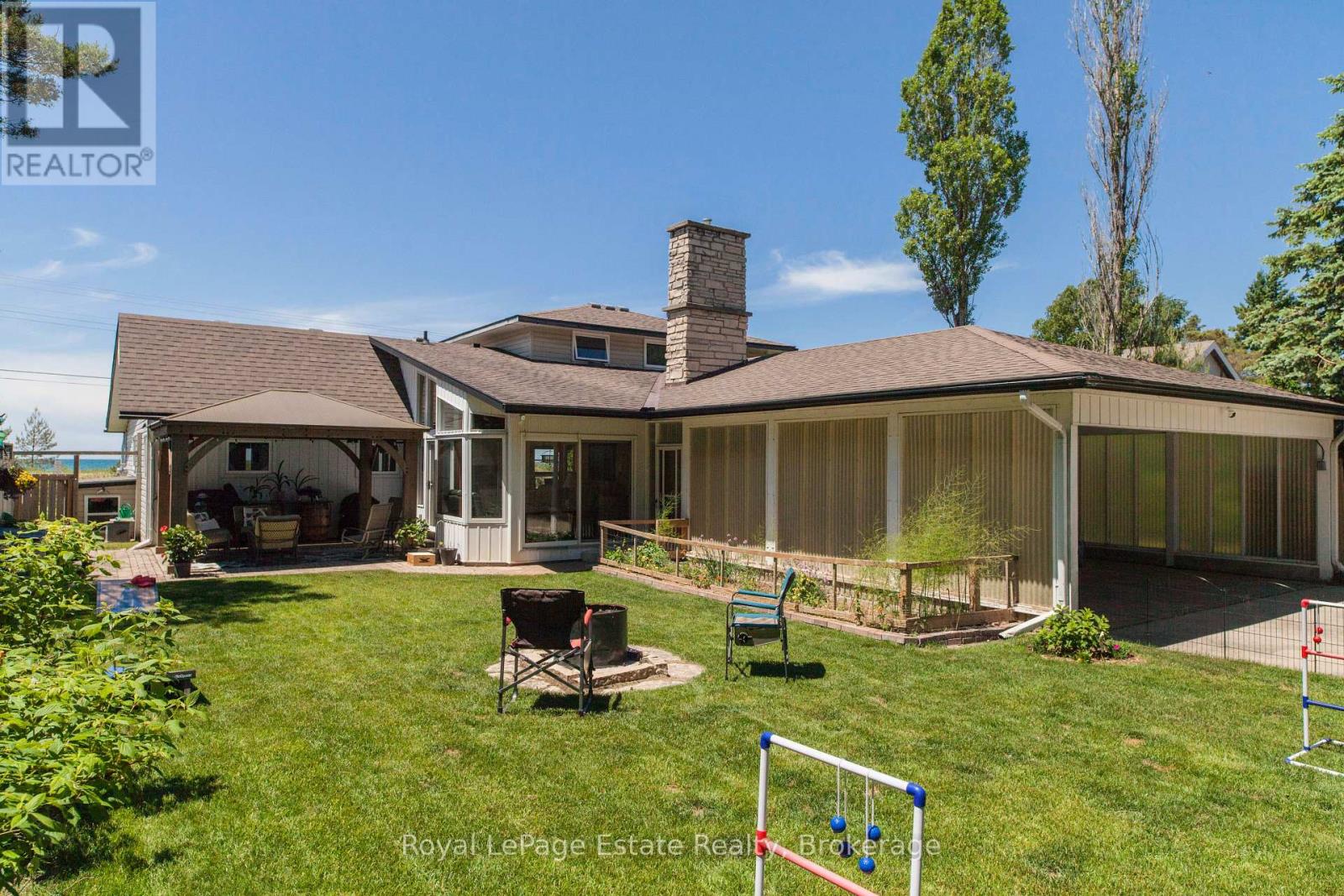 319 LAKESHORE BOULEVARD N - 25