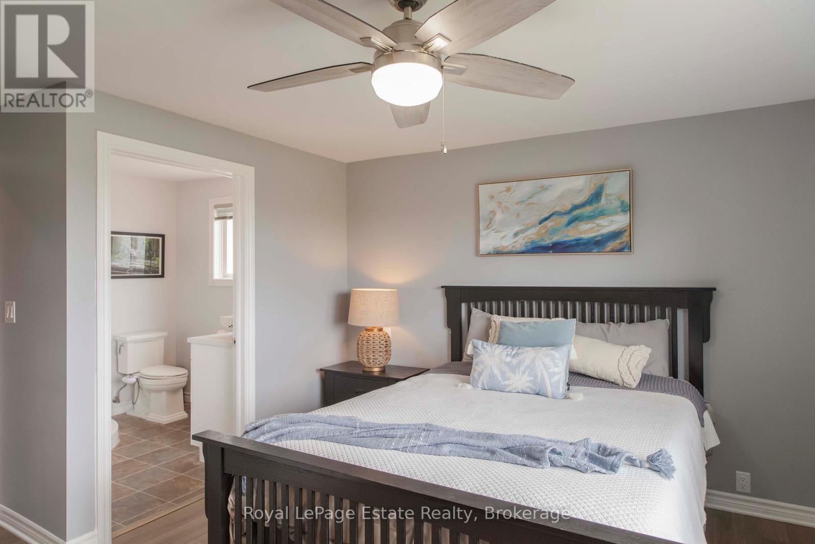 319 LAKESHORE BOULEVARD N - 31