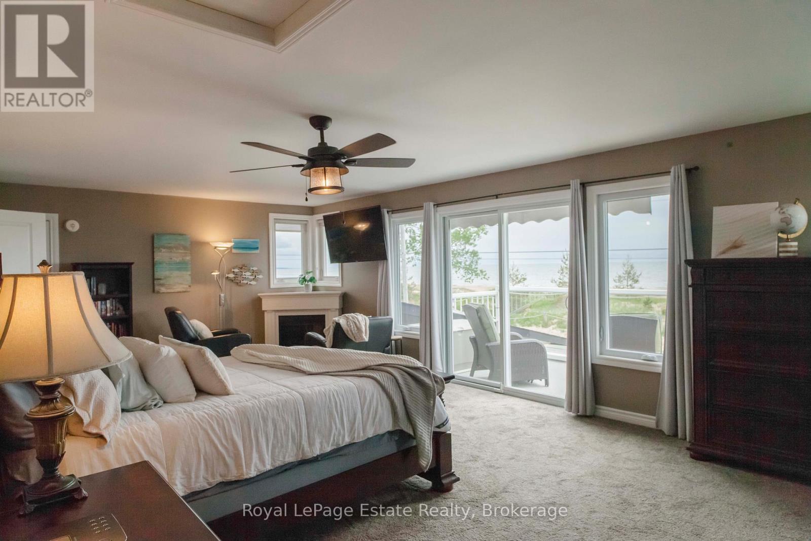 319 LAKESHORE BOULEVARD N - 37