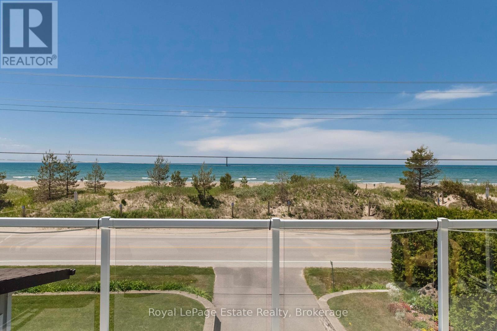 319 LAKESHORE BOULEVARD N - 40