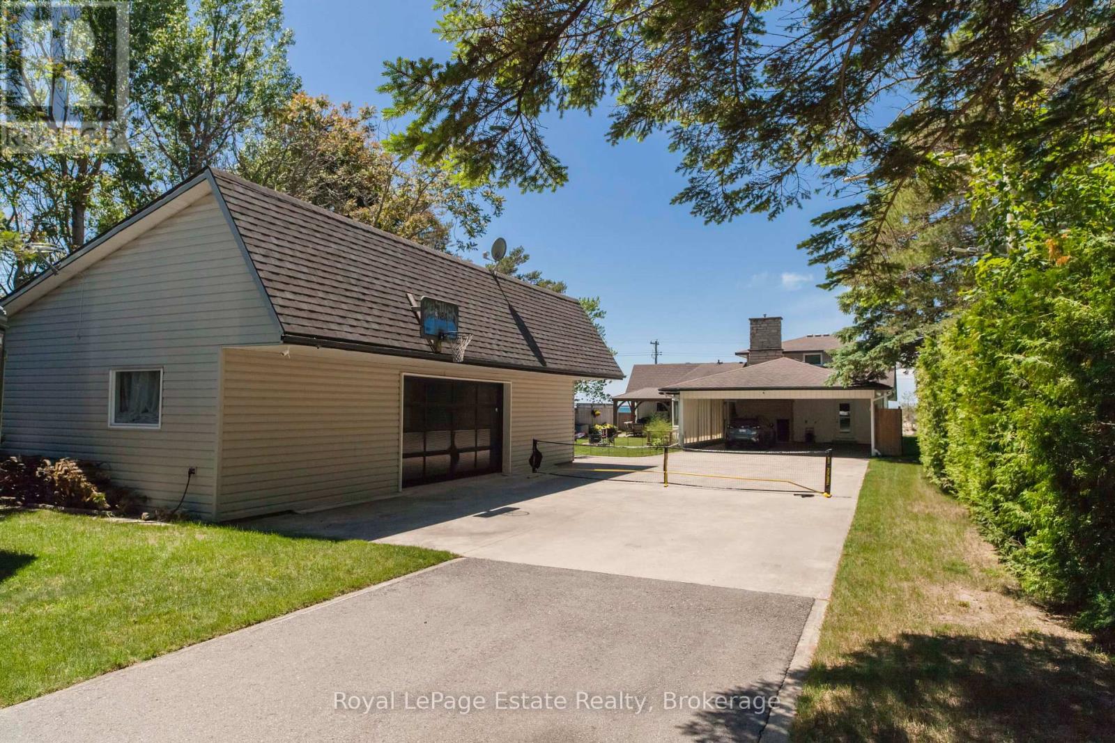 319 LAKESHORE BOULEVARD N - 47