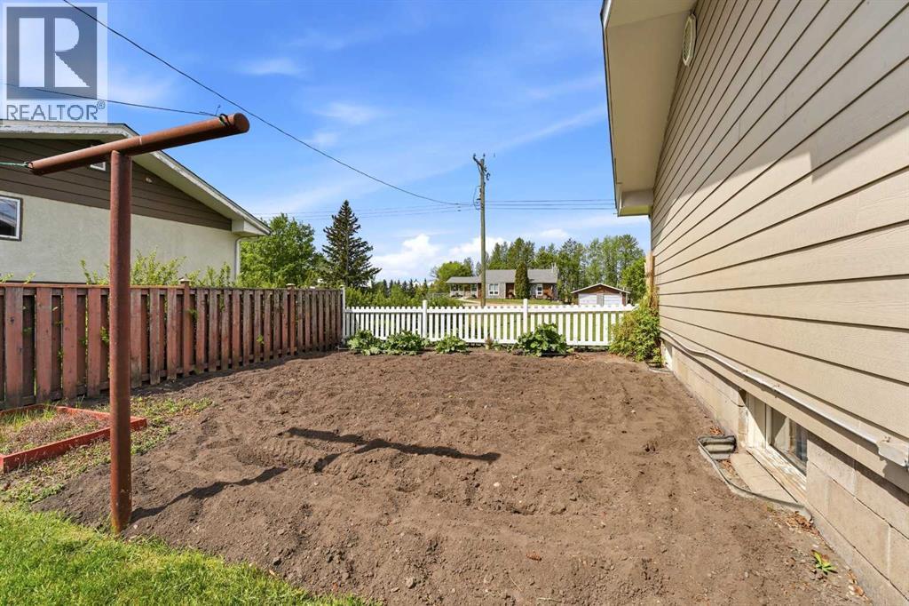 223 20 Street — photo 34