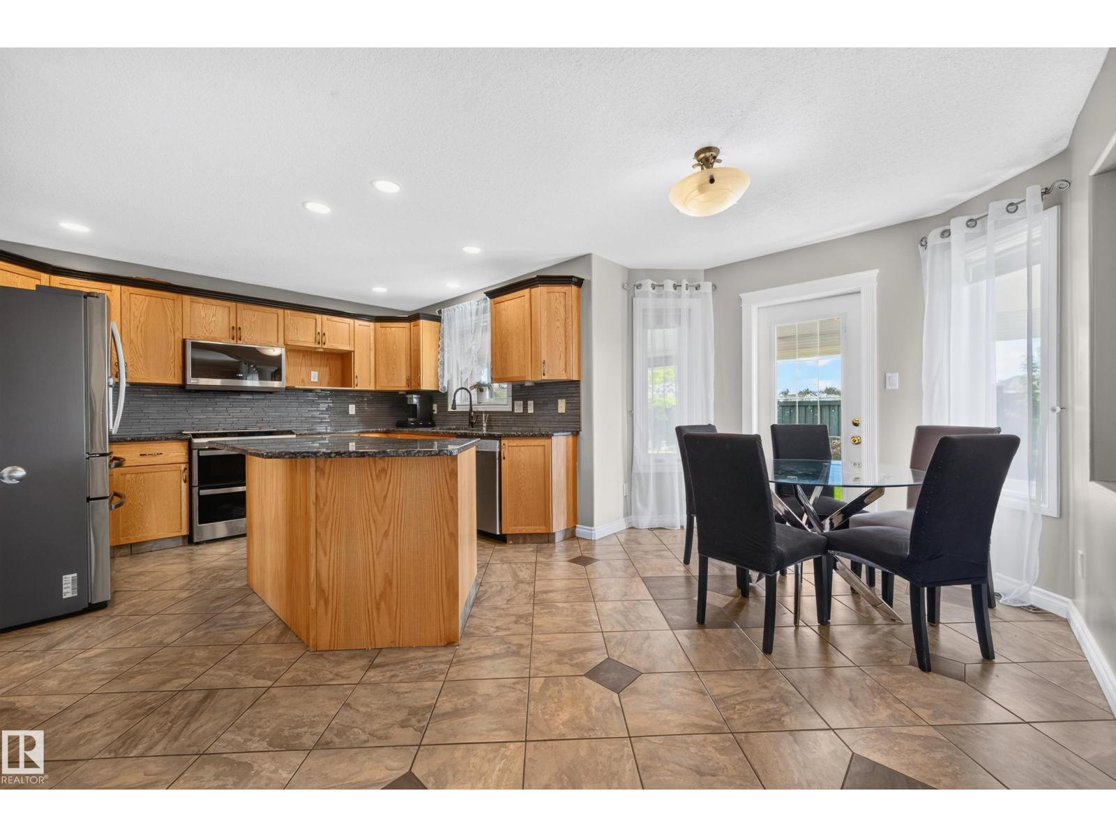325 CUTTS CO NW — photo 7