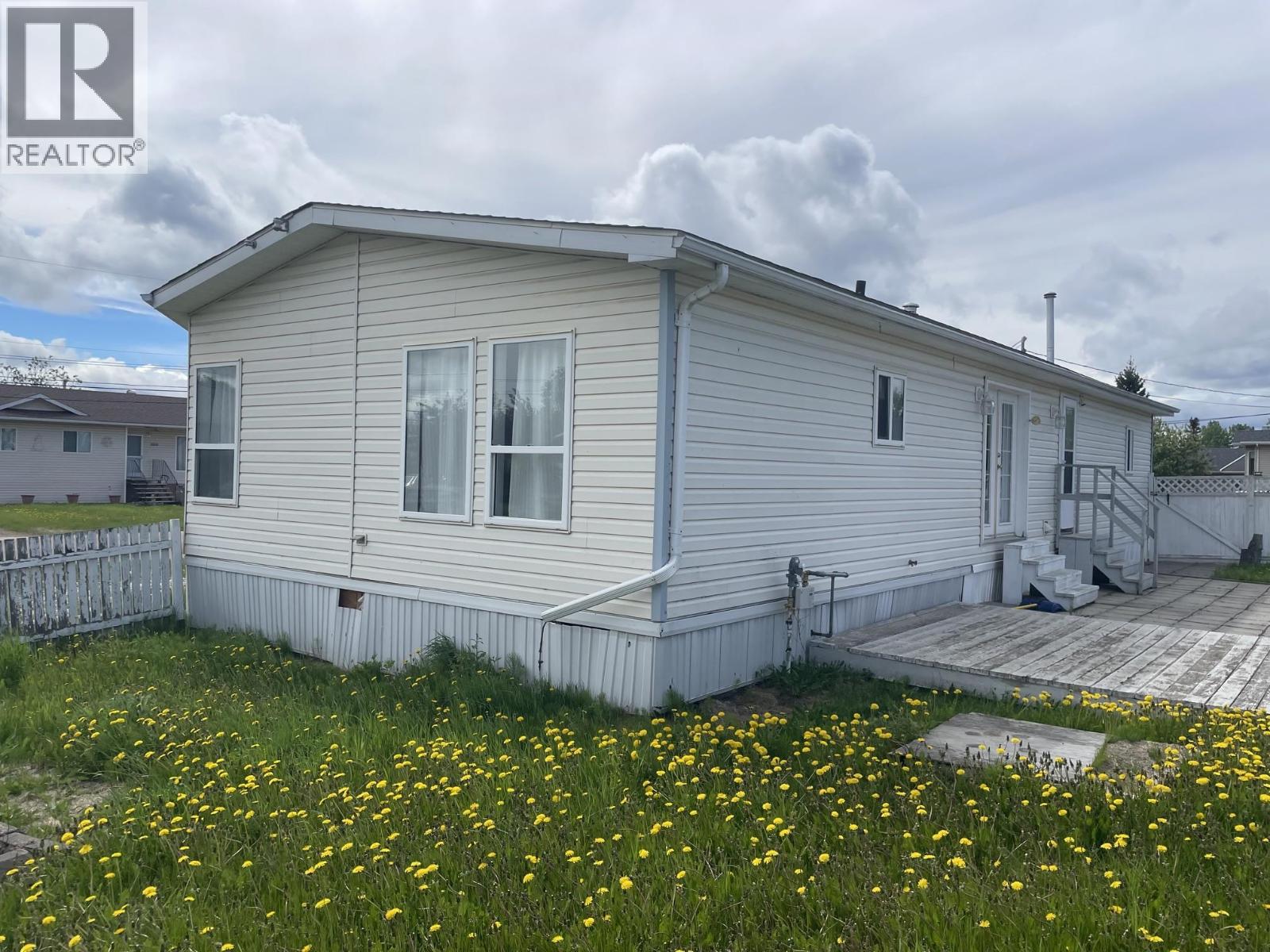 5204 ASPEN CRESCENT - 1