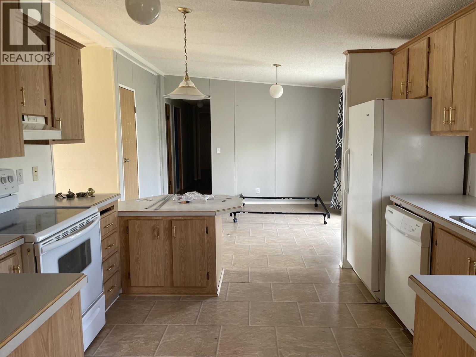 5204 ASPEN CRESCENT - 6