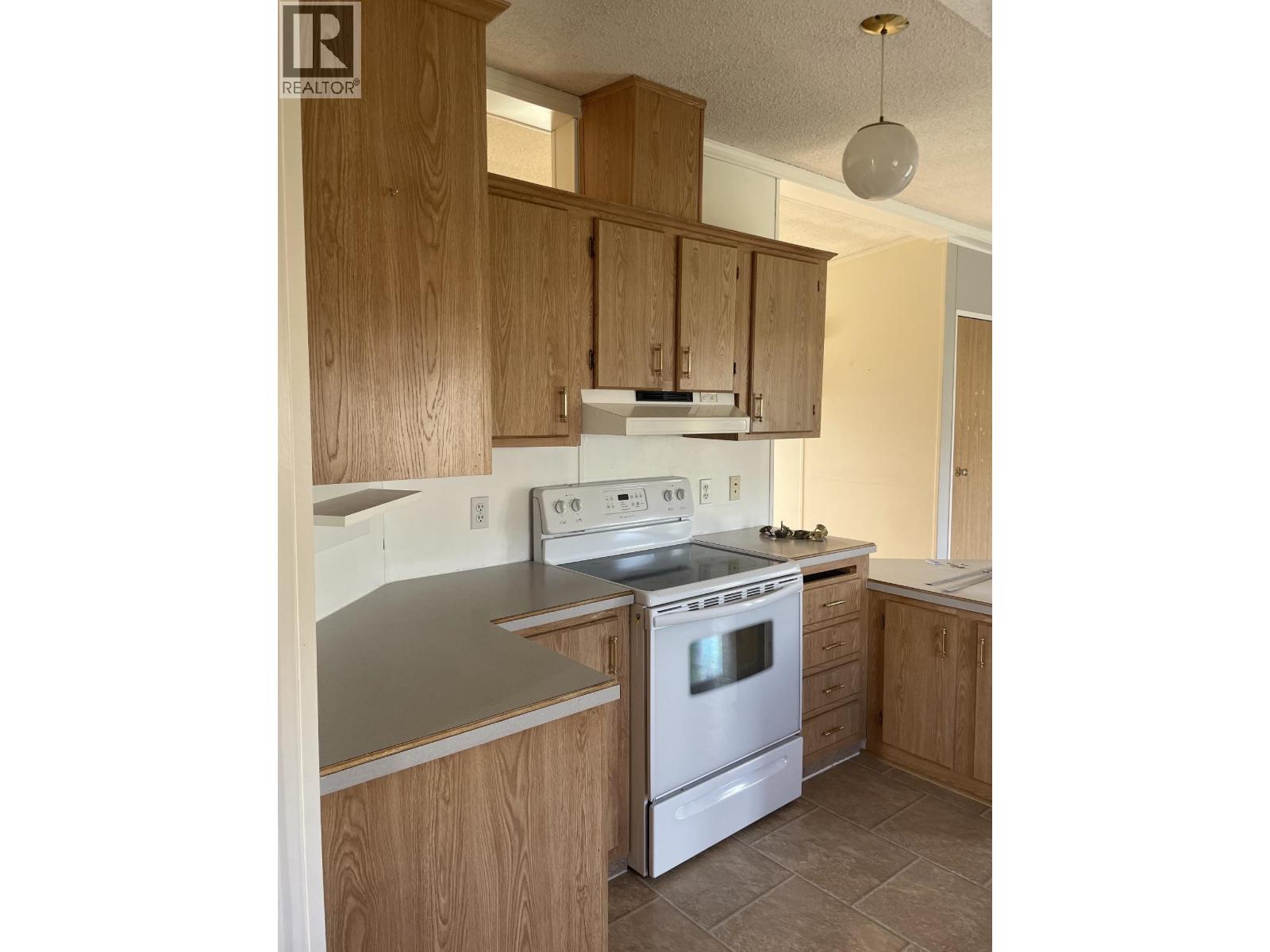 5204 ASPEN CRESCENT - 4