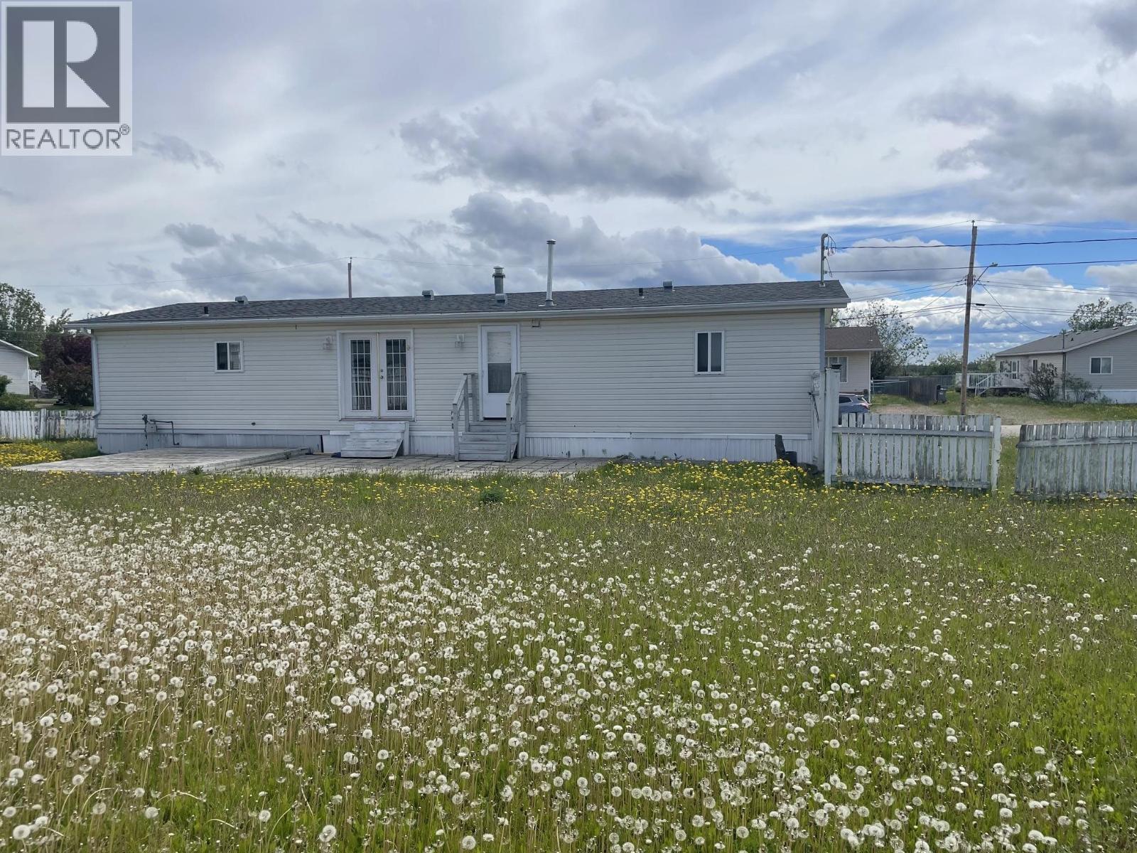 5204 ASPEN CRESCENT - 3