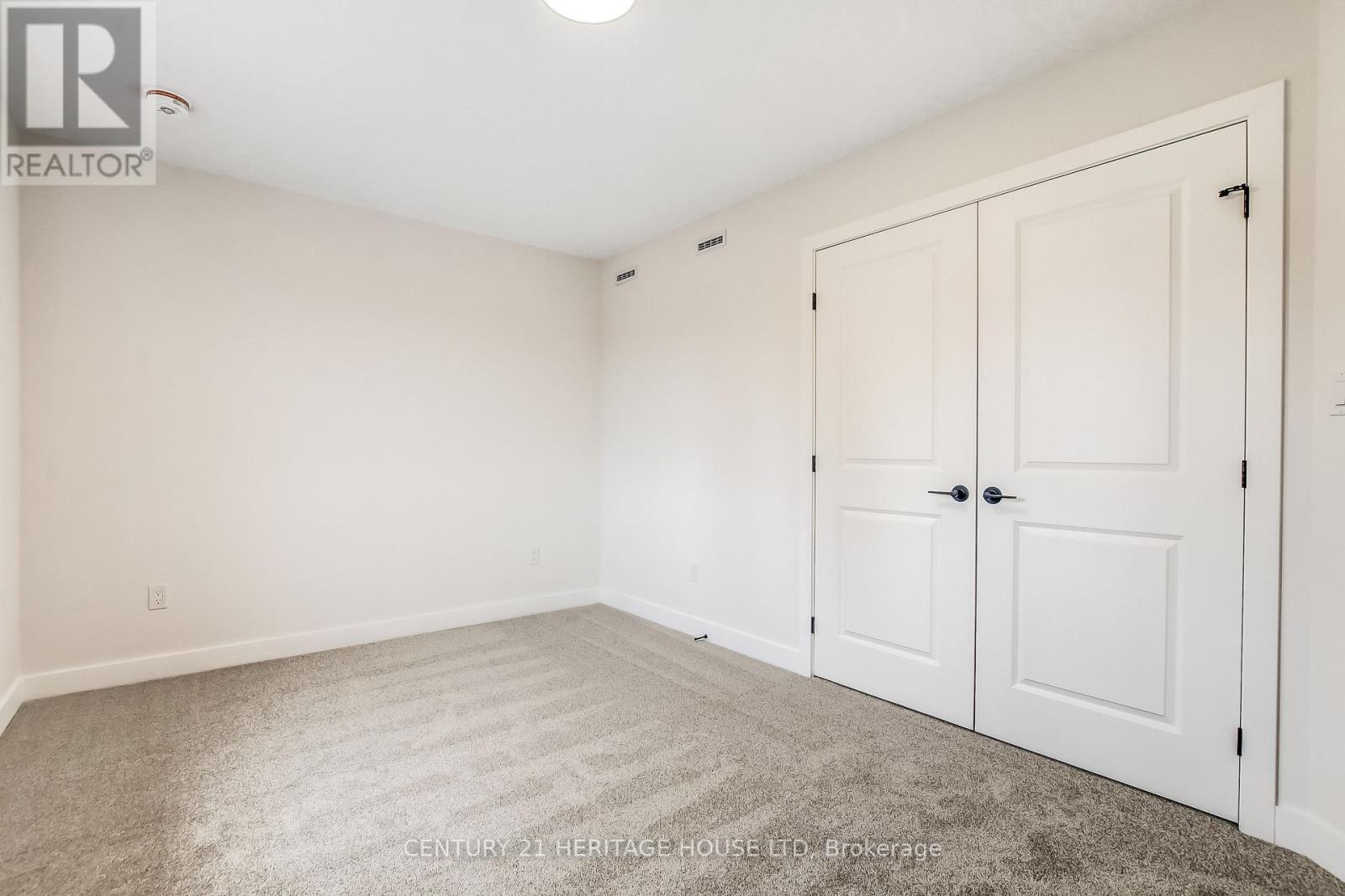 36 HAWKS GATE - 20