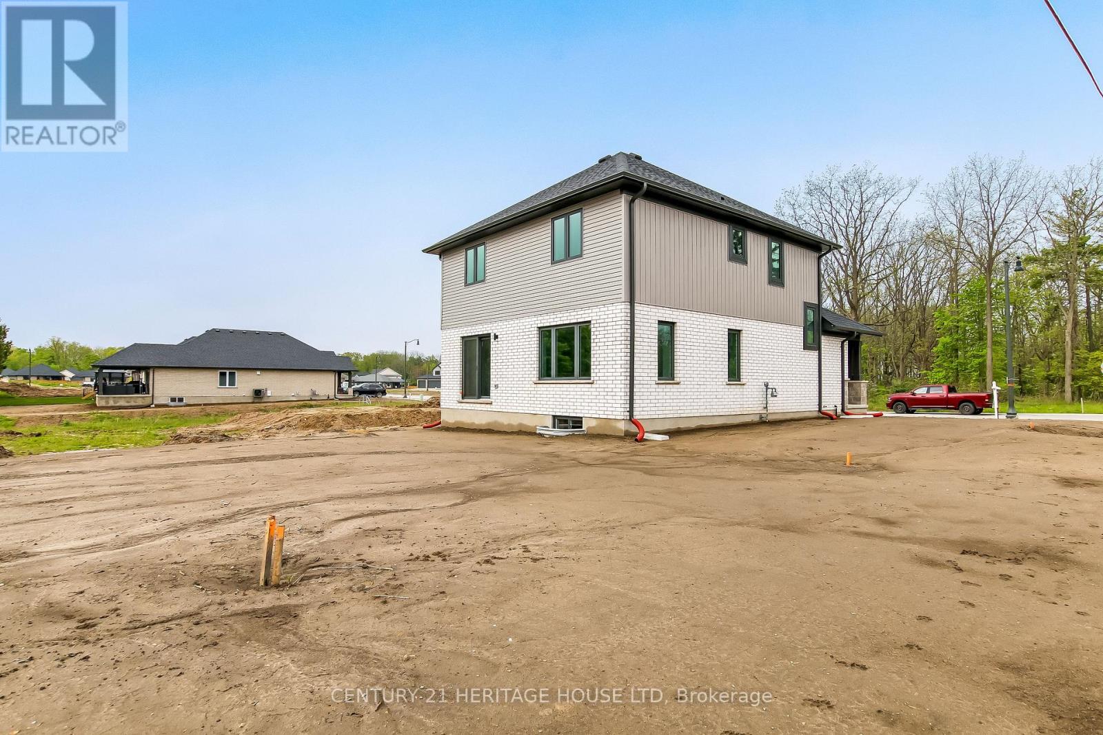 36 HAWKS GATE - 32