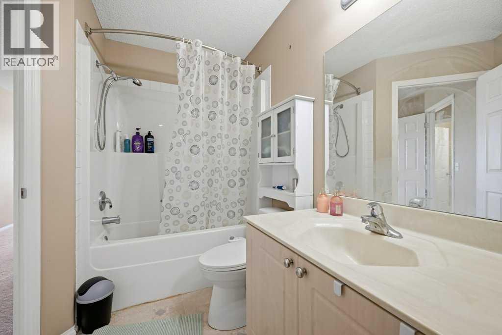 86 Saddlecrest Close NE - 30