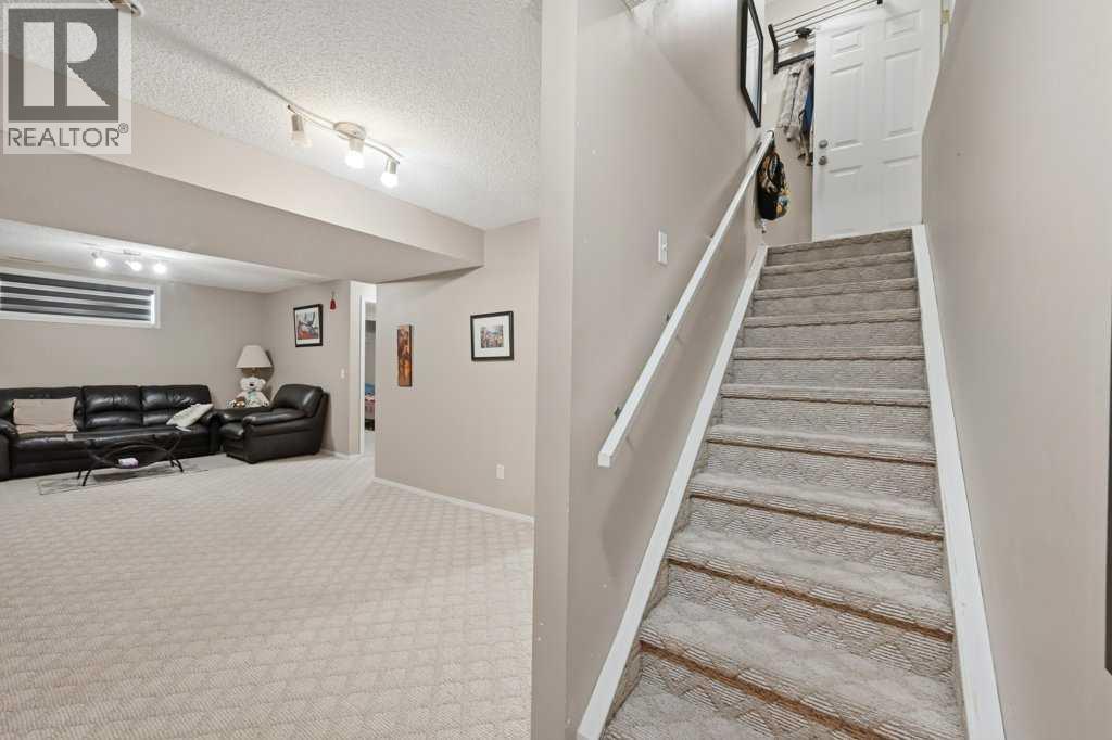 86 Saddlecrest Close NE - 31