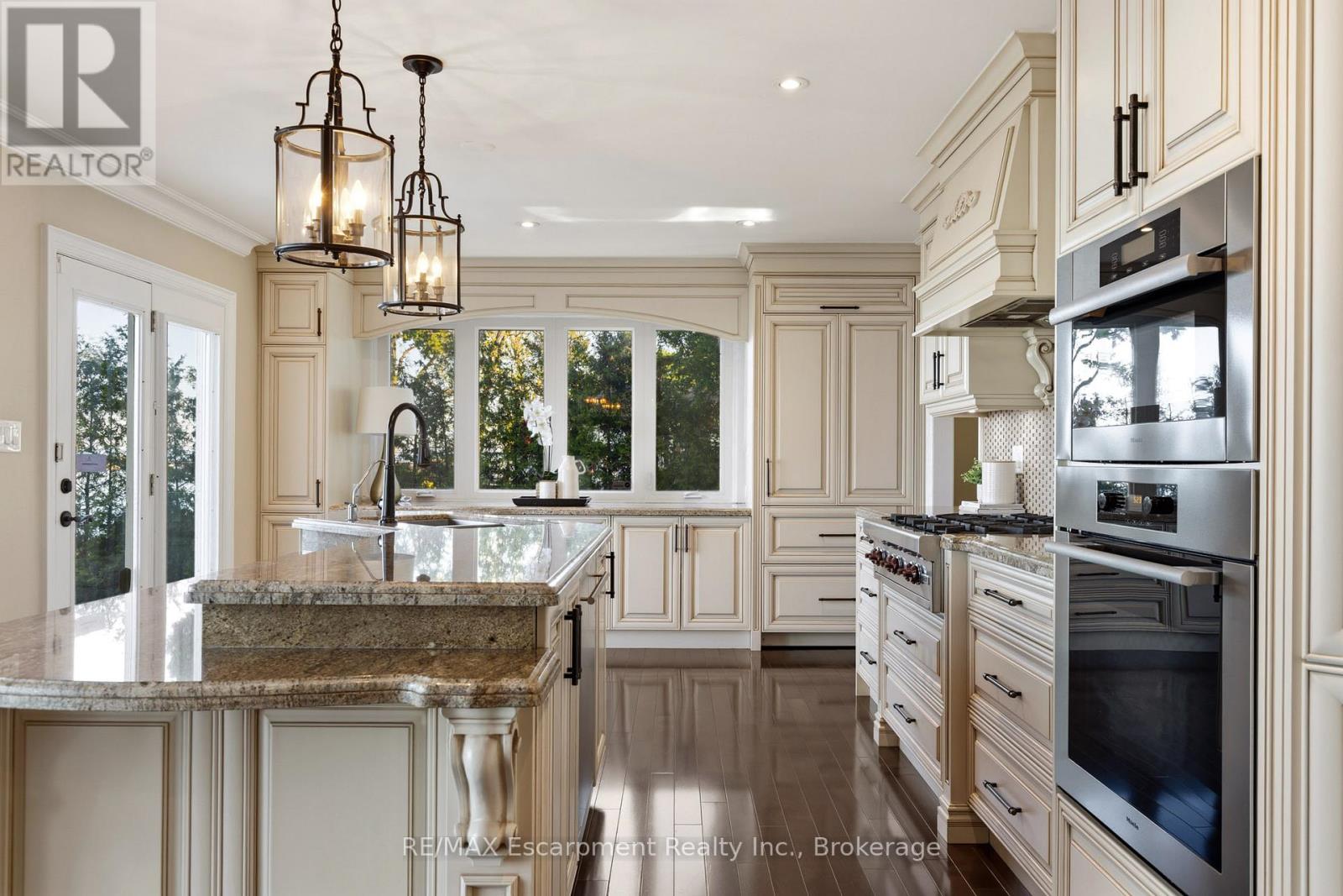 3346 LAKESHORE ROAD W - 11