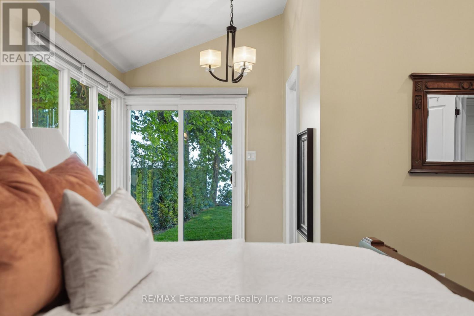 3346 LAKESHORE ROAD W - 16