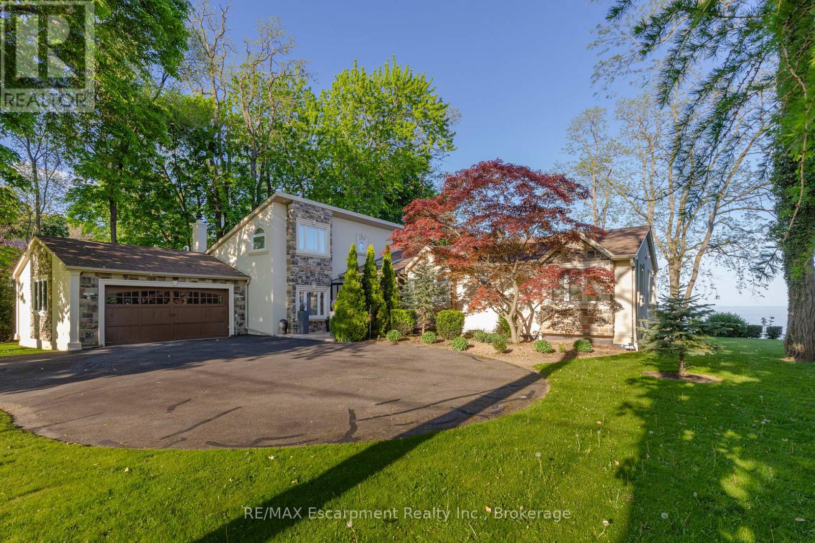 3346 LAKESHORE ROAD W - 2