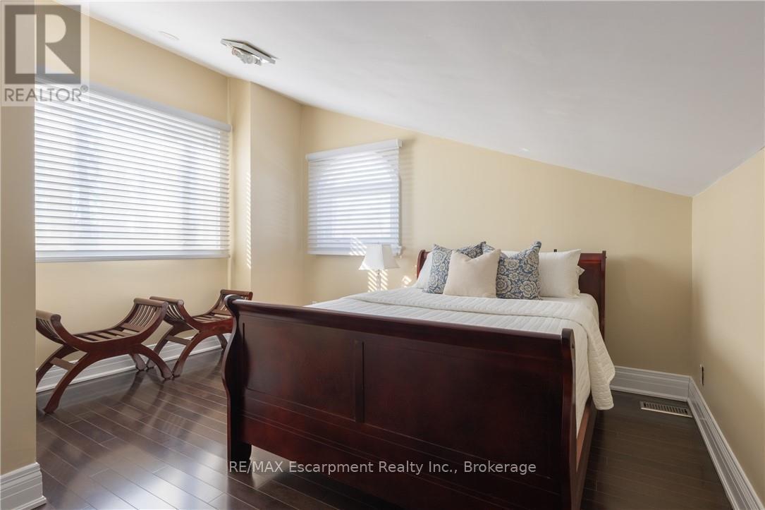 3346 LAKESHORE ROAD W - 22