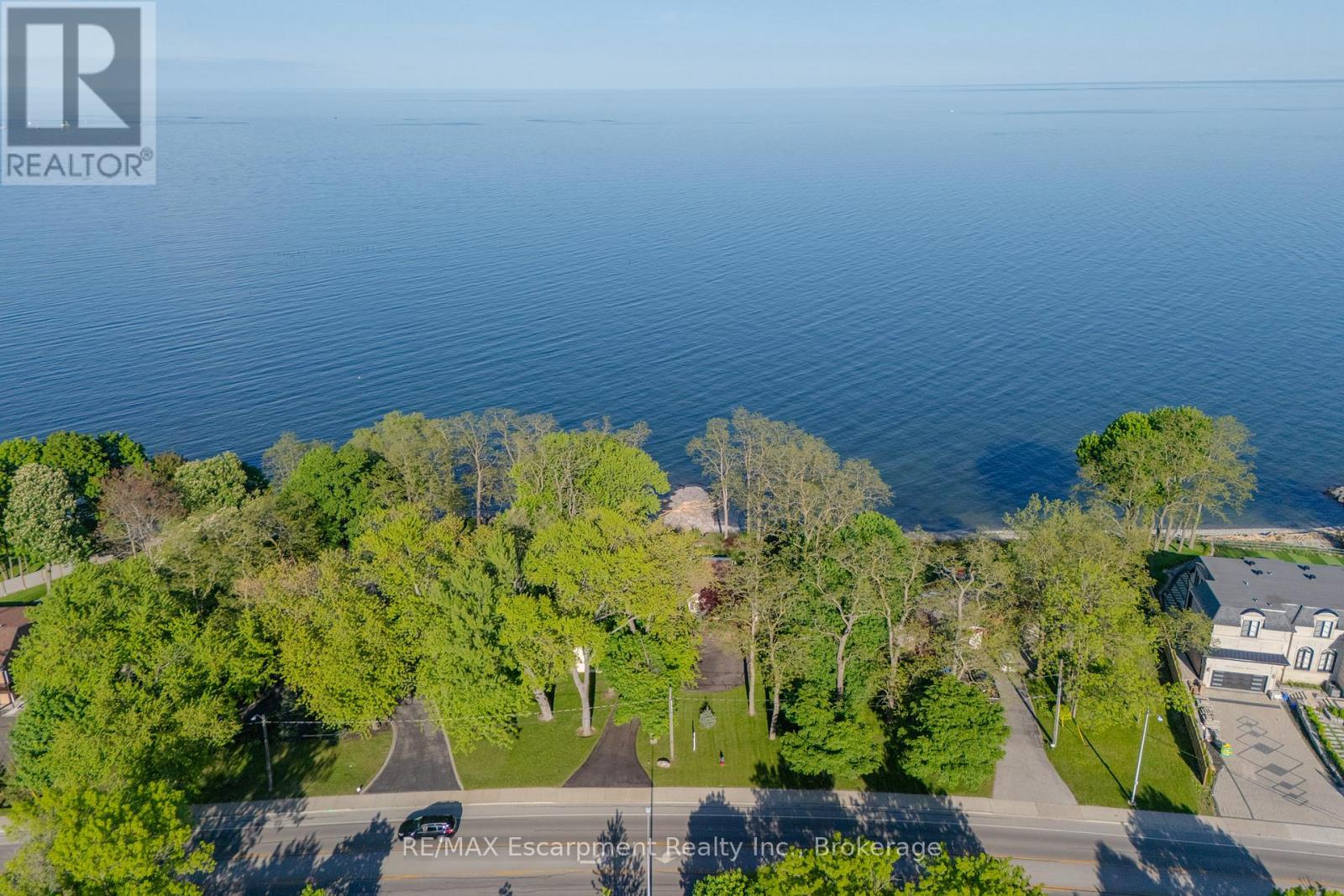 3346 LAKESHORE ROAD W - 33