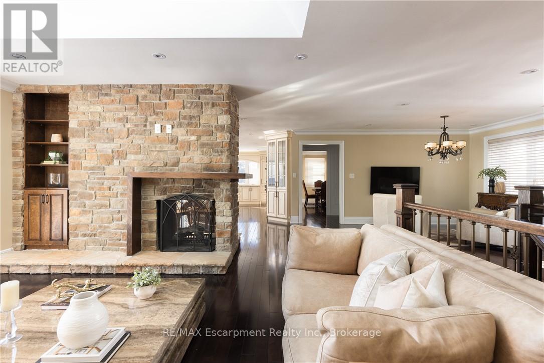 3346 LAKESHORE ROAD W - 9