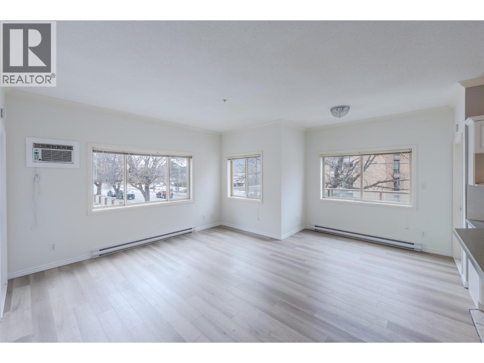 #208 196 WADE Avenue - 13