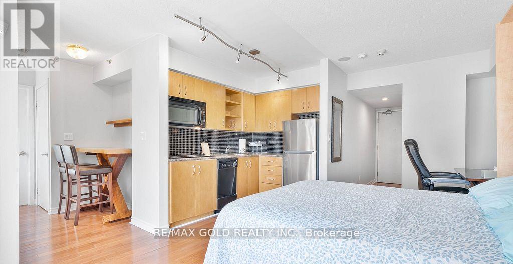 #1506 200 VICTORIA STREET - 10