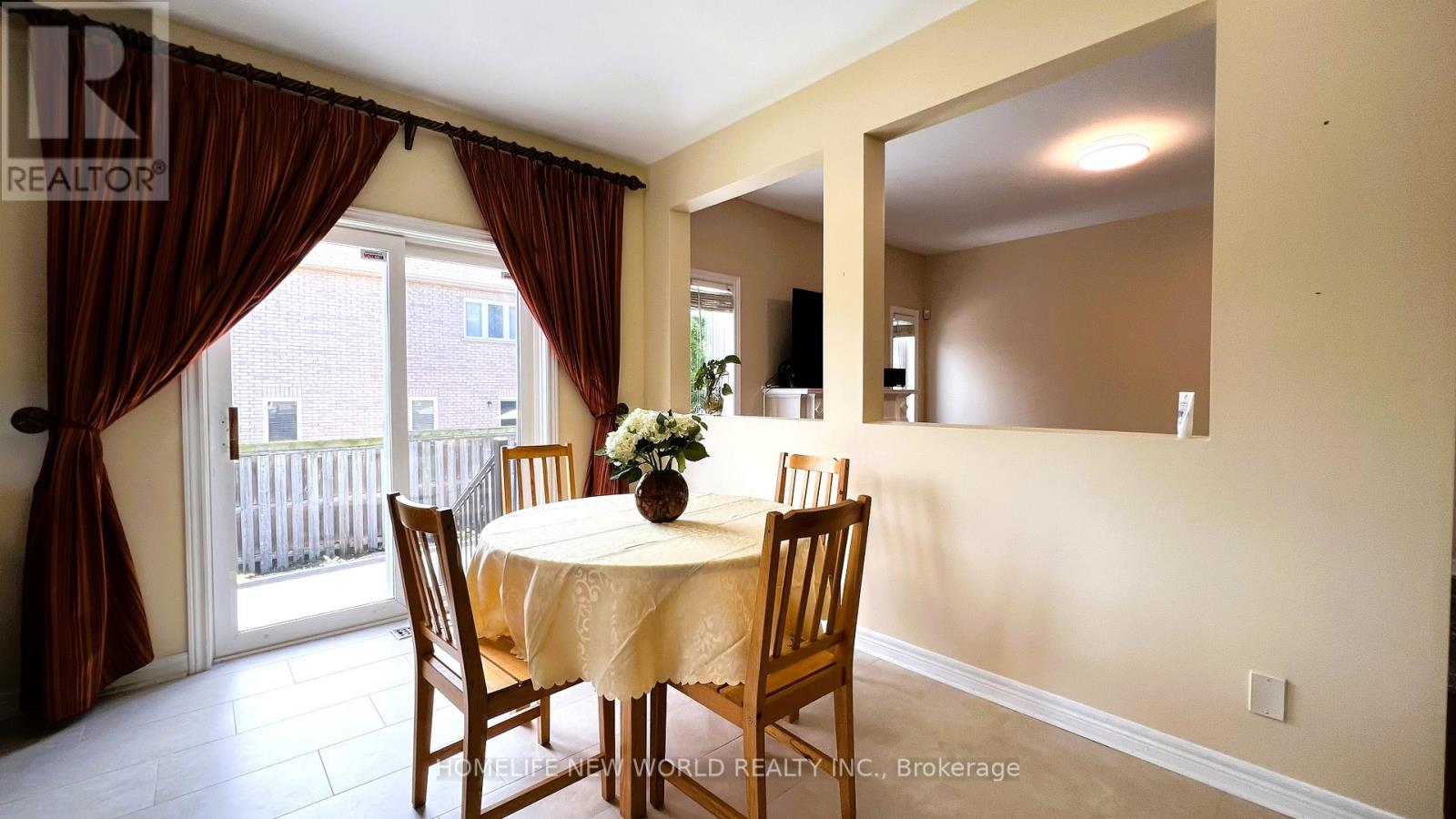 2485 BLUE HOLLY CRESCENT - 8