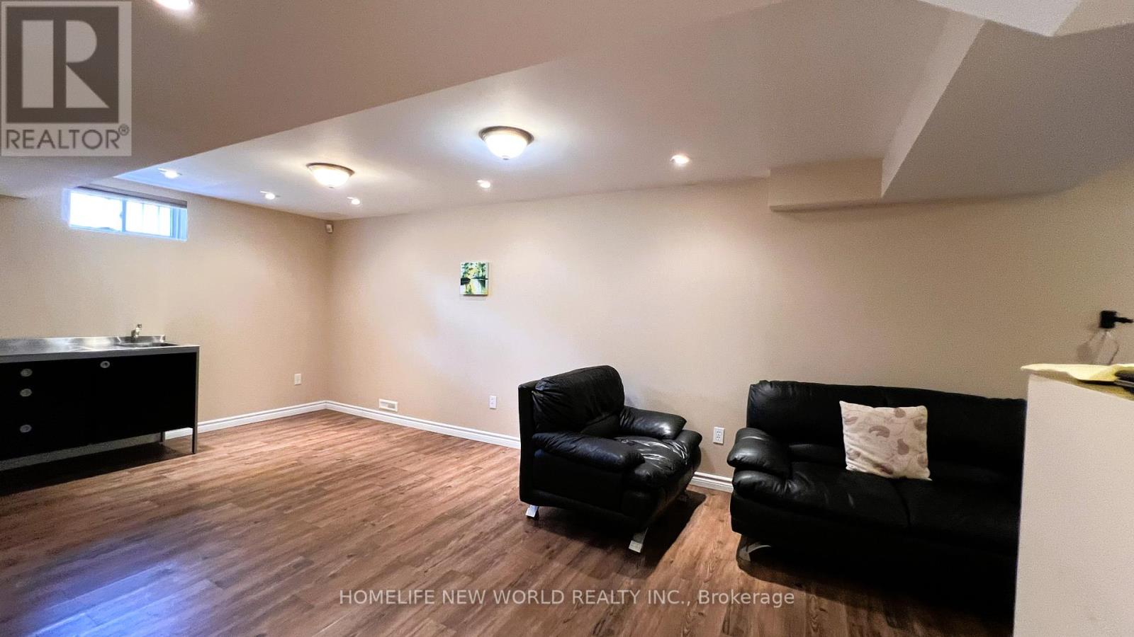 2485 BLUE HOLLY CRESCENT - 27
