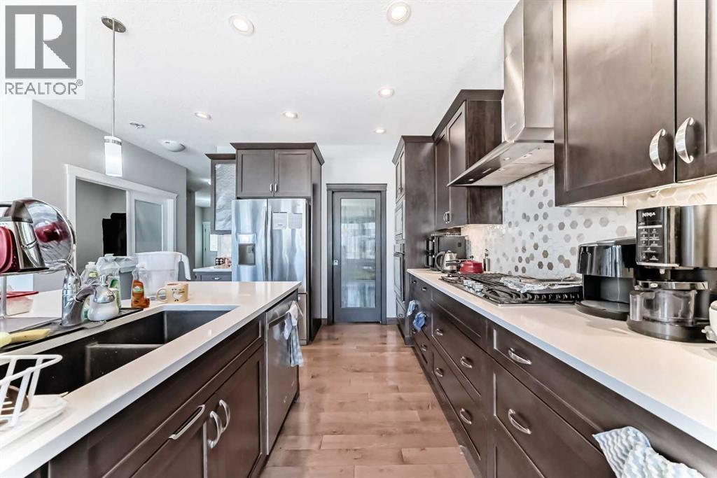 172 Redstone Park NE - 4