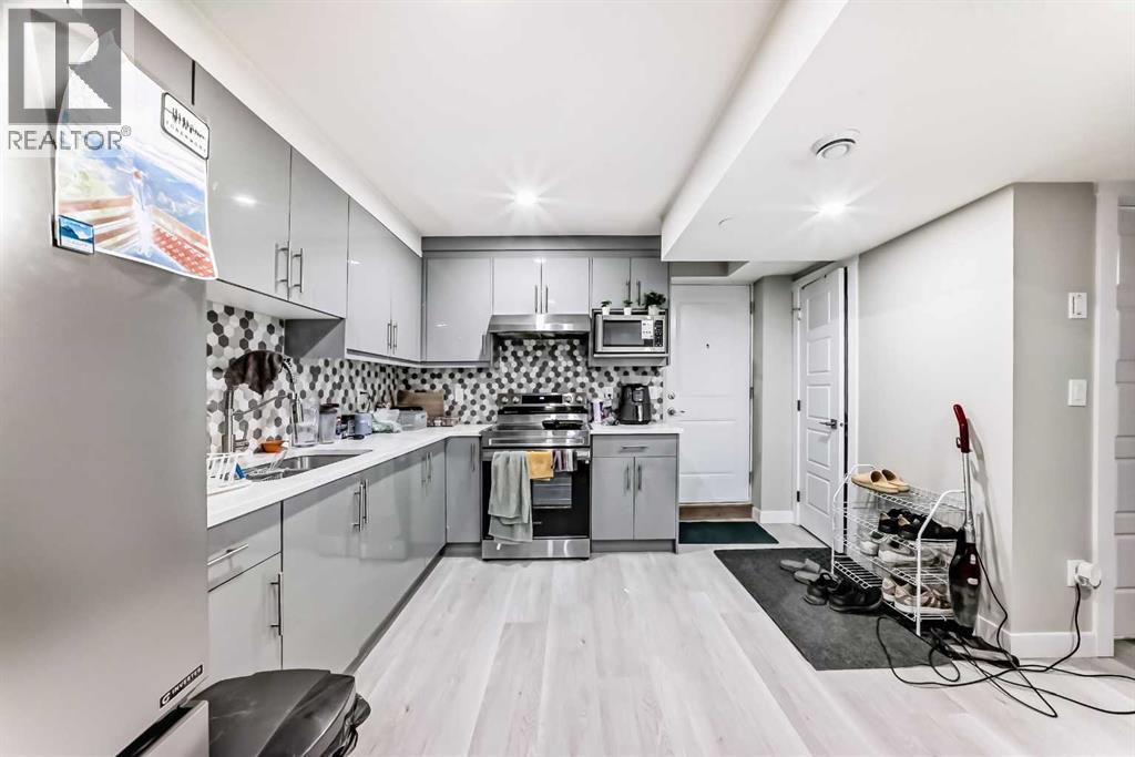 172 Redstone Park NE - 21
