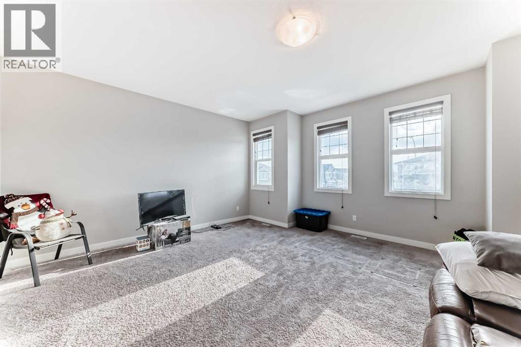 172 Redstone Park NE - 12
