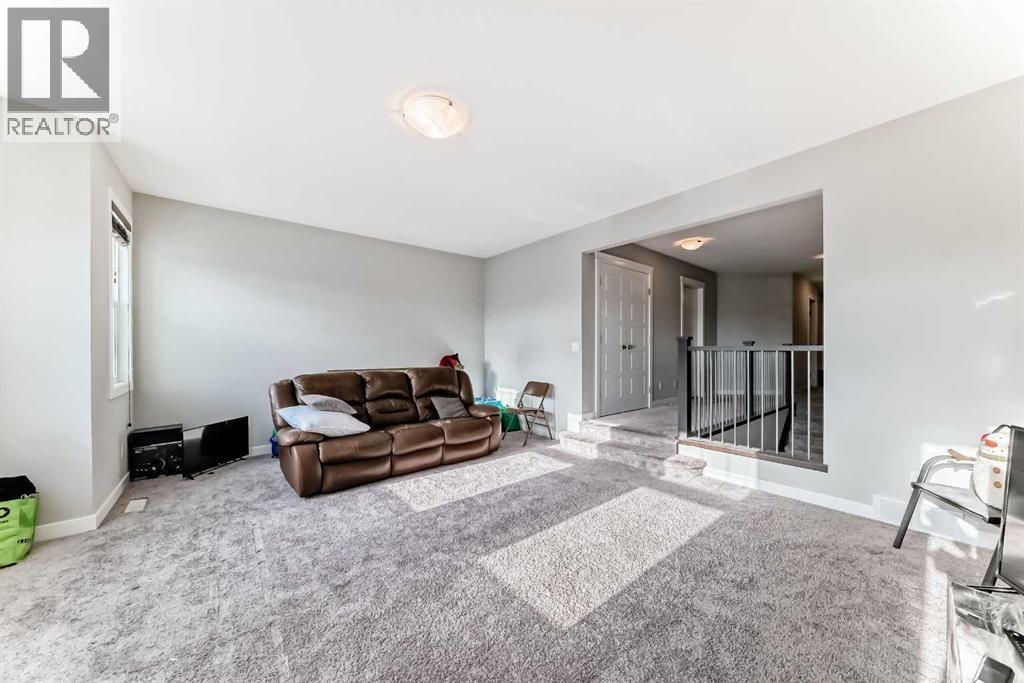 172 Redstone Park NE - 11