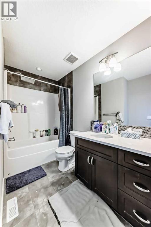 172 Redstone Park NE - 15