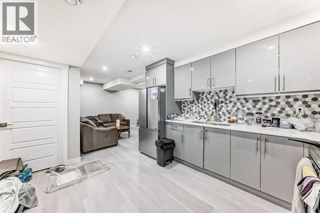 172 Redstone Park NE - 23