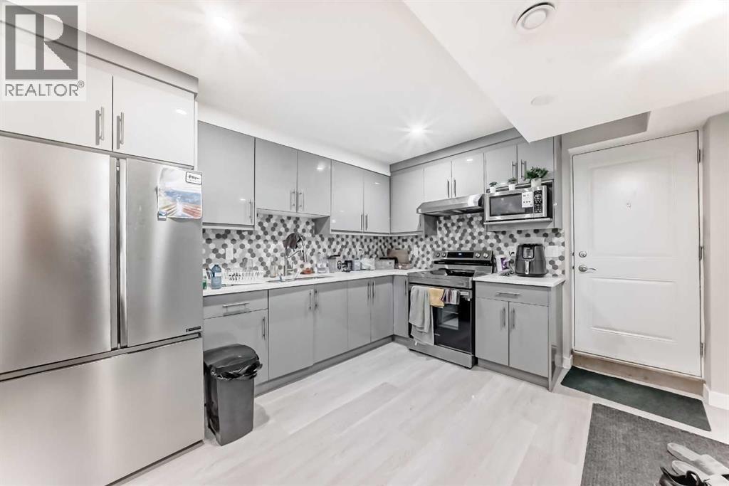 172 Redstone Park NE - 22