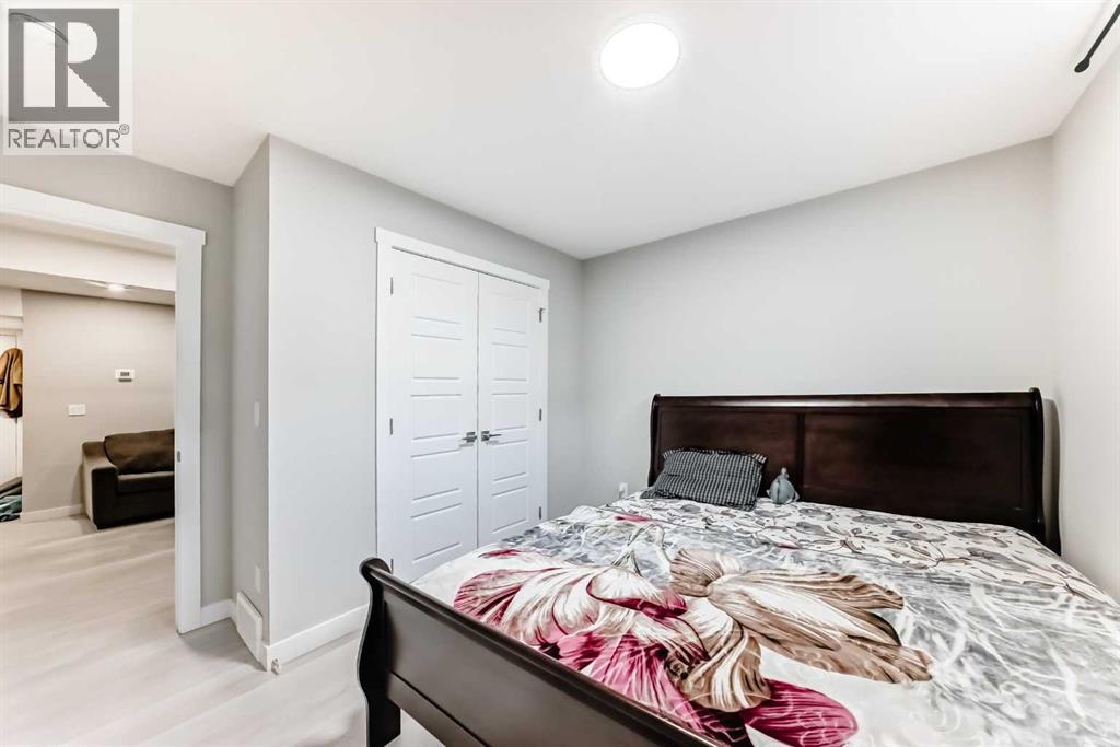 172 Redstone Park NE - 28
